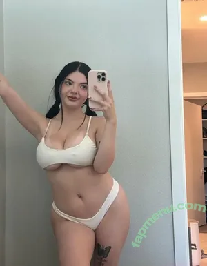 BabyLaur / alinavioletx / laurbunni / onlyalinaviolet nude photo #0004
