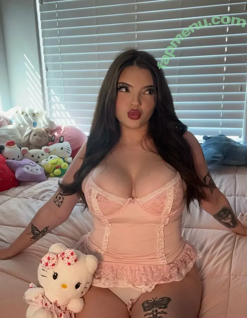 BabyLaur nude photo #0003 (alinavioletx / laurbunni / onlyalinaviolet)