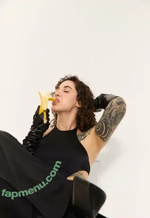 bad.bunn / badbunnypr nude photo #0040