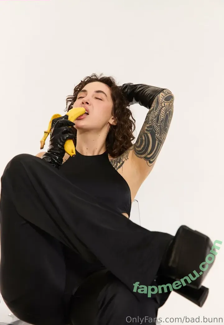 bad.bunn nude photo #0065 (badbunnypr)