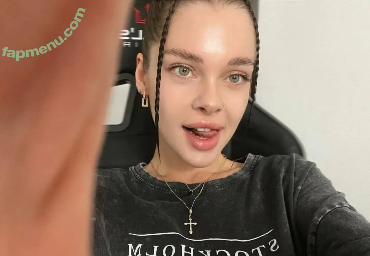 badallie nude photo #0034 (badallie_)