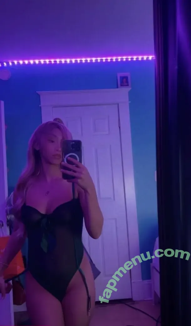 badtiminn nude photo #0003 (2badhhh / BillionDollar_Bitchh)