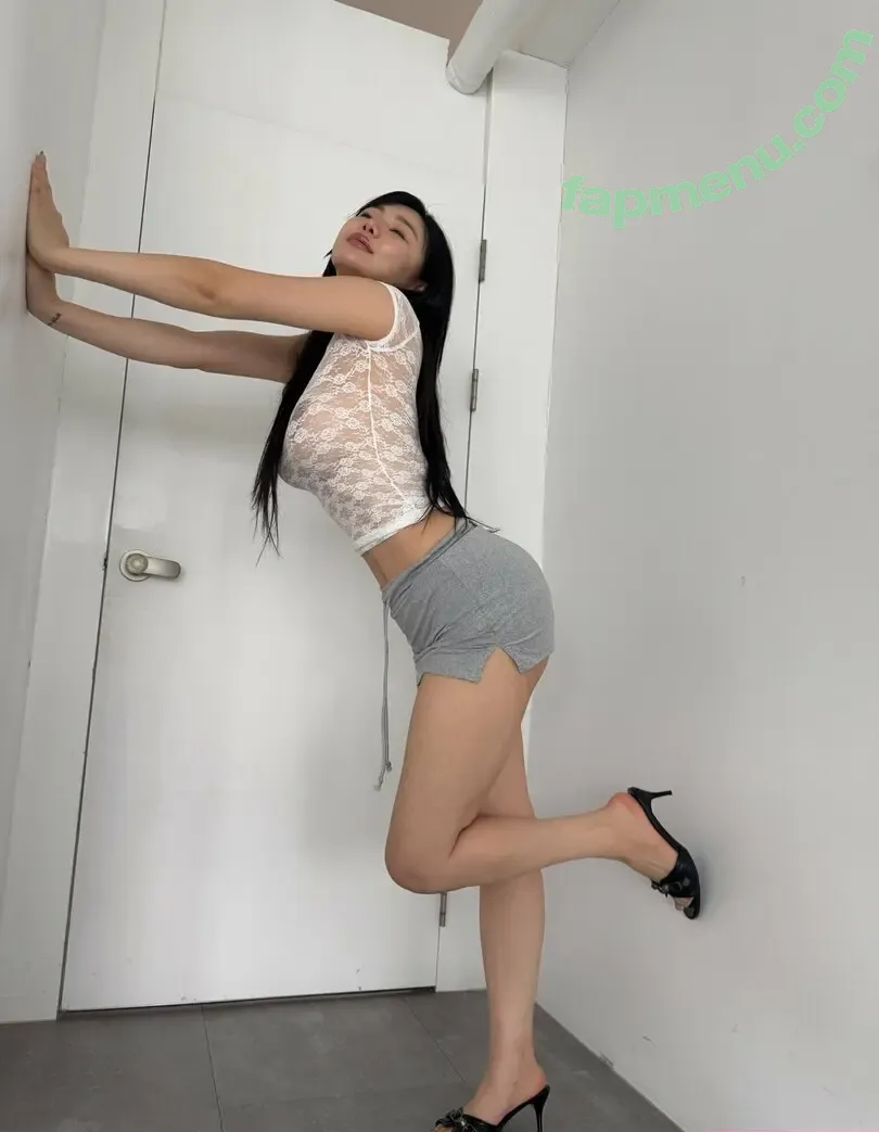 Baesylvie nude photo #0002 (Sylvia Choi)