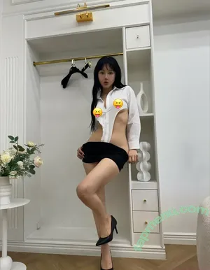 baesylvie / Sylvia Choi nude photo #0004