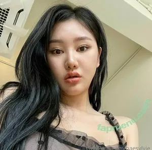 Baesylvie / Sylvia Choi nude photo #0001