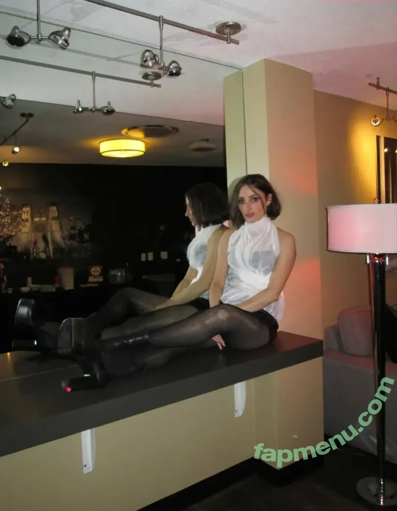 Banks nude photo #0144 (hernameisbanks)