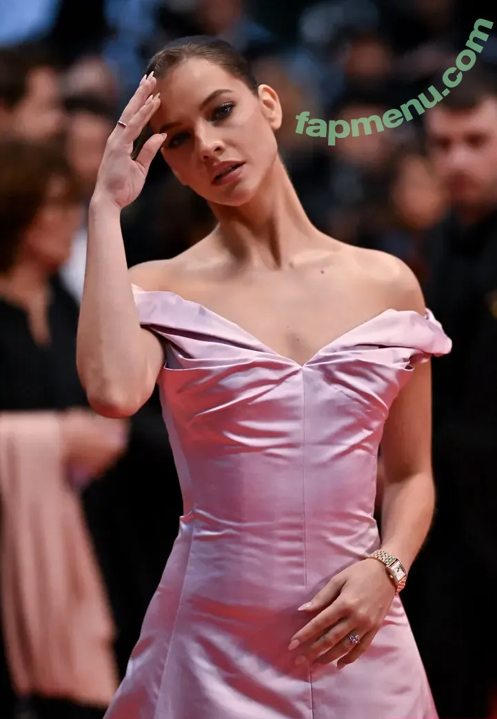 Barbara Palvin nude photo #2060 (realbarbarapalvin)