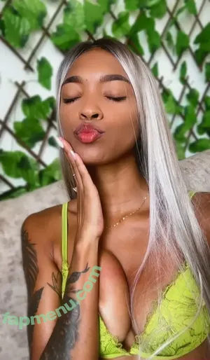  nude photo #0004