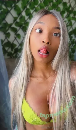  nude photo #0005