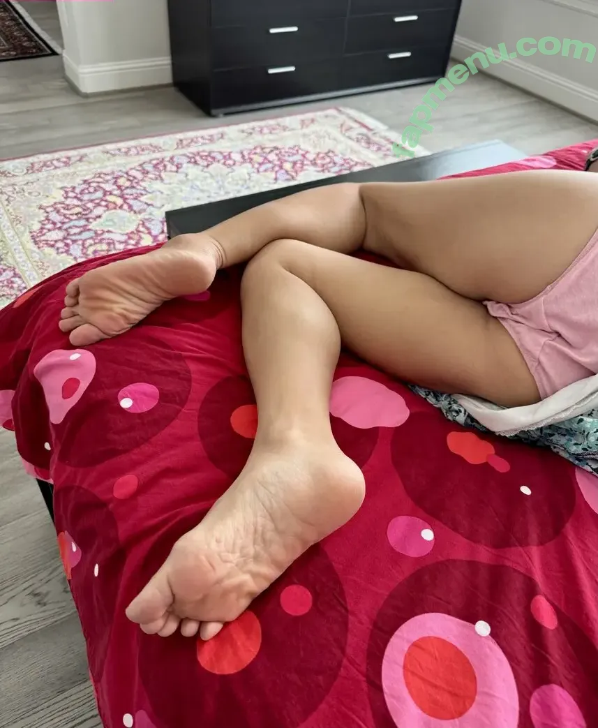 Bare Feet nude photo #1064 (barefeetpose)