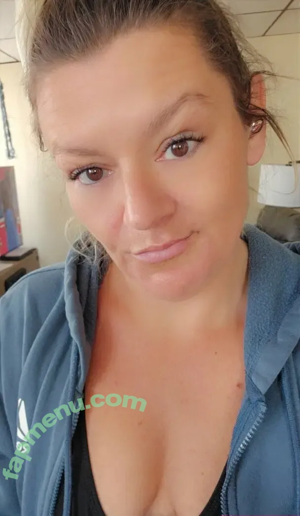 Basedmama nude photo #0011 (Basednormiemama)