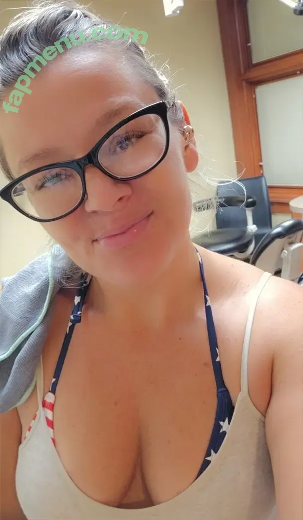 Basedmama nude photo #0017 (Basednormiemama)