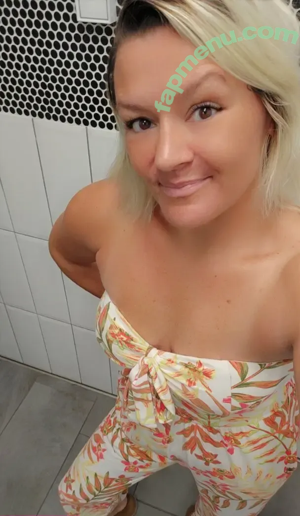 Basedmama nude photo #0043 (Basednormiemama)