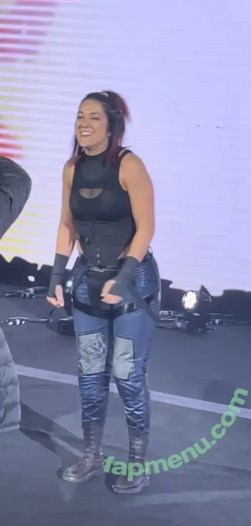 Bayley nude photo #0218 (Pamela Rose Martinez / bayley.r / itsmebayley)