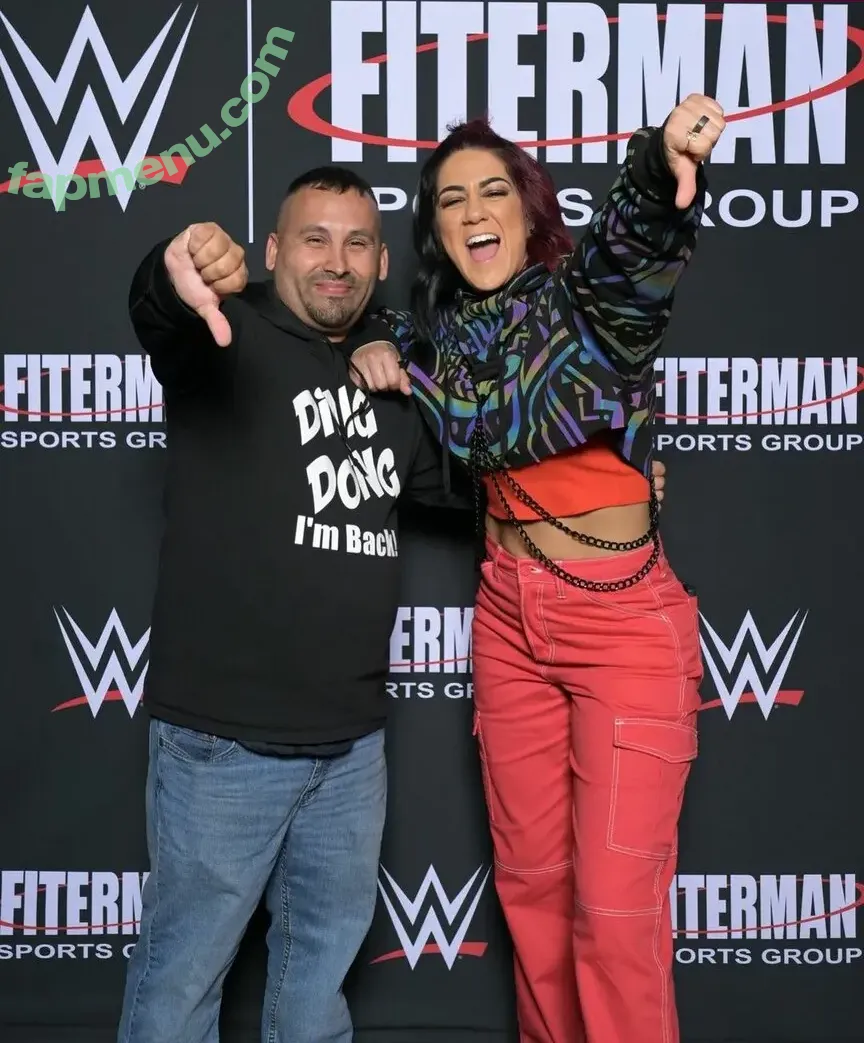 Bayley nude photo #0343 (Pamela Rose Martinez / bayley.r / itsmebayley)