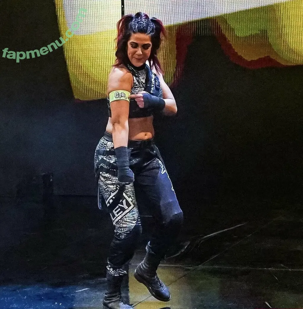 Bayley nude photo #0361 (Pamela Rose Martinez / bayley.r / itsmebayley)