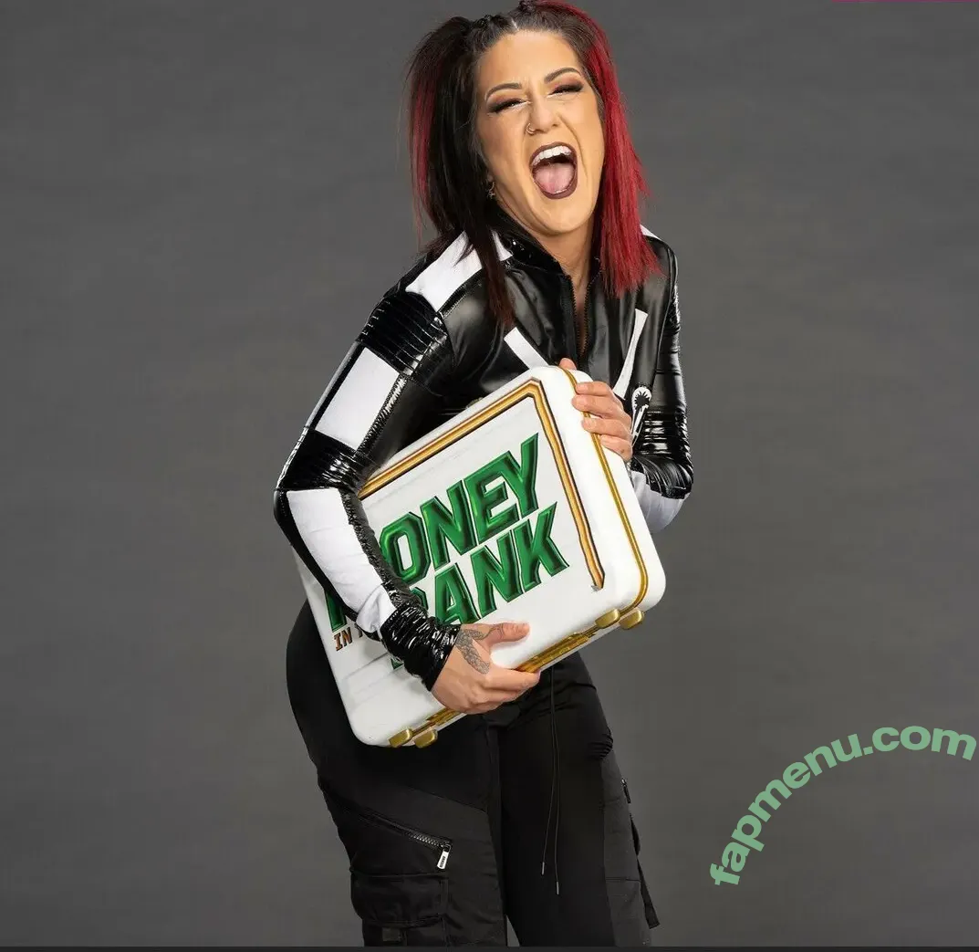 Bayley nude photo #0481 (Pamela Rose Martinez / bayley.r / itsmebayley)