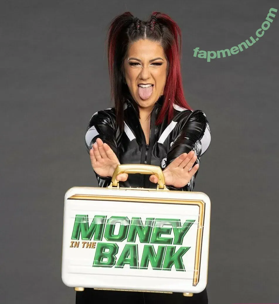 Bayley nude photo #0483 (Pamela Rose Martinez / bayley.r / itsmebayley)