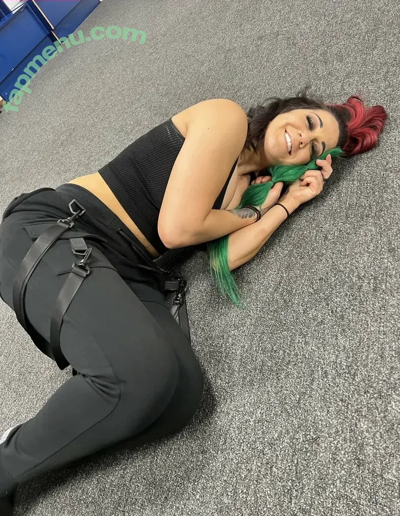 Bayley nude photo #0493 (Pamela Rose Martinez / bayley.r / itsmebayley)