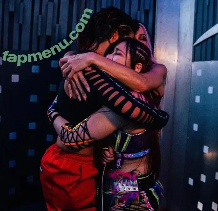 Bayley nude photo #0541 (Pamela Rose Martinez / bayley.r / itsmebayley)