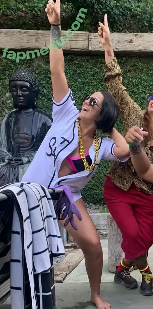 Bayley nude photo #0559 (Pamela Rose Martinez / bayley.r / itsmebayley)