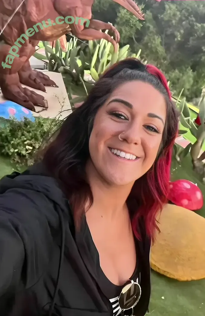 Bayley nude photo #0570 (Pamela Rose Martinez / bayley.r / itsmebayley)