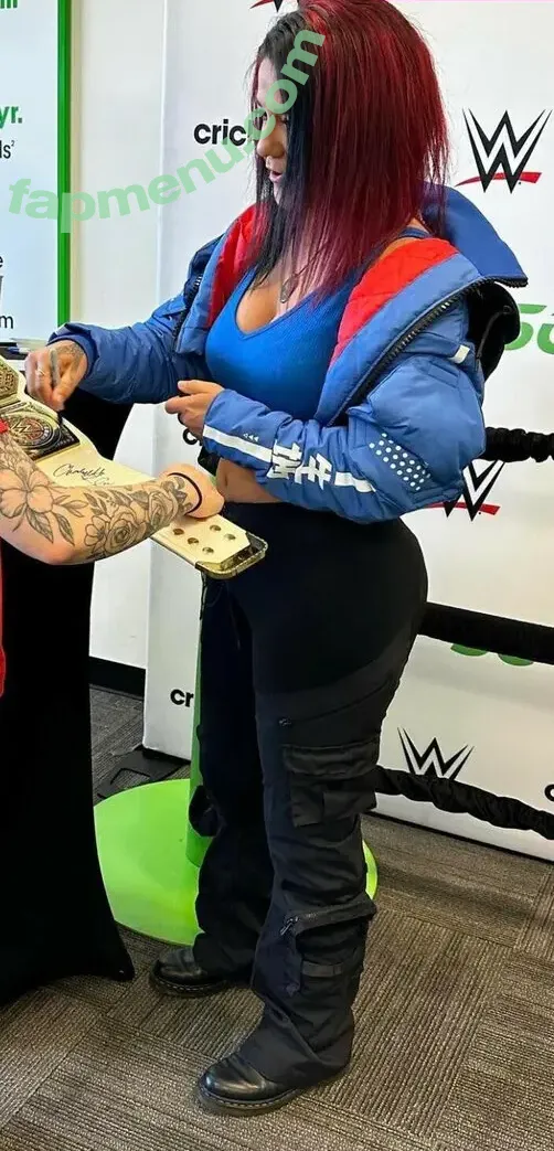 Bayley nude photo #0597 (Pamela Rose Martinez / bayley.r / itsmebayley)