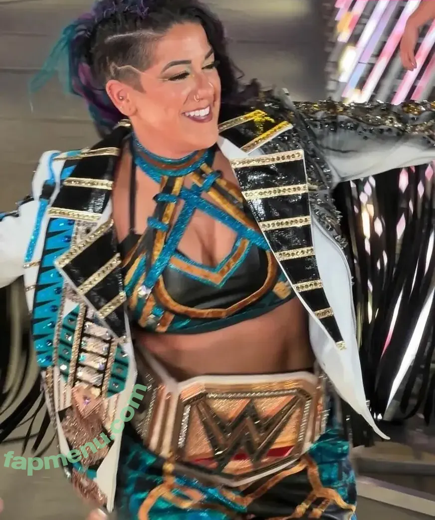 Bayley nude photo #0716 (Pamela Rose Martinez / bayley.r / itsmebayley)