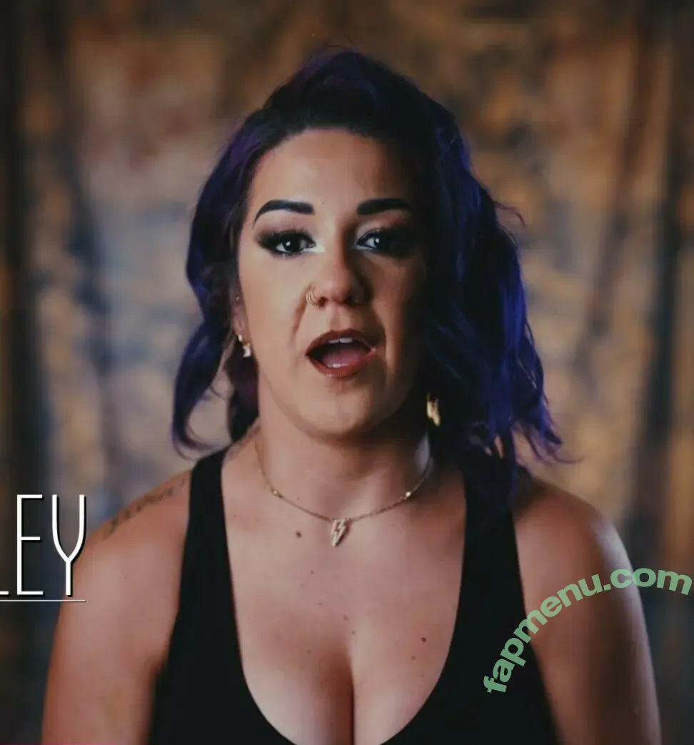 Bayley nude photo #1590 (Pamela Rose Martinez / bayley.r / itsmebayley)