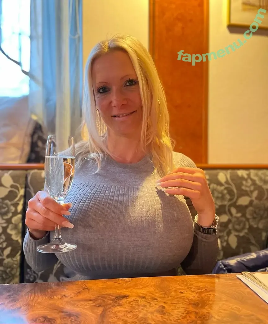 bbb_avarianblondy nude photo #0004 (bavarianblondyyy)