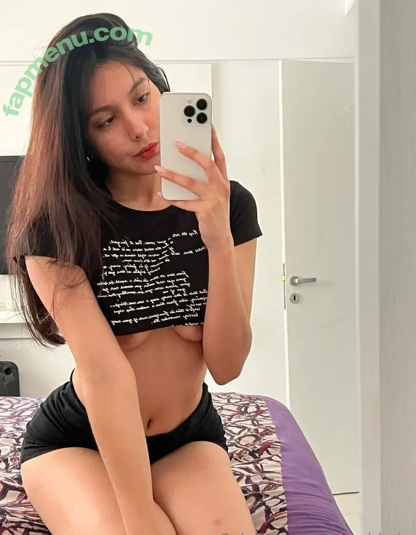bbygirlmia nude photo #0003 (bbygirlmia__)