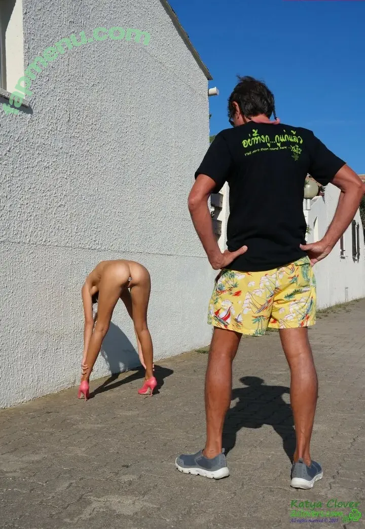 Beautiful Girls Groped nude photo #0078 (Fondled / Touched by Strangers / thesafecityapp)