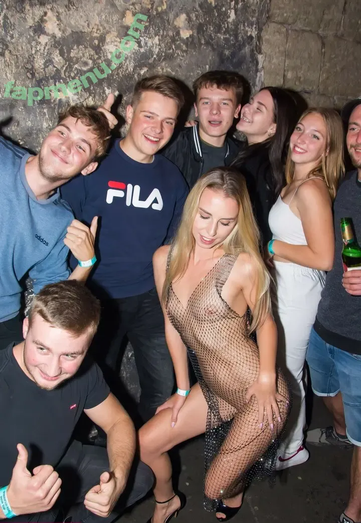 Beautiful Girls Groped nude photo #0124 (Fondled / Touched by Strangers / thesafecityapp)