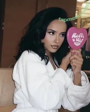Becky G / iambeckyg / missbeckyfeet nude photo #0020