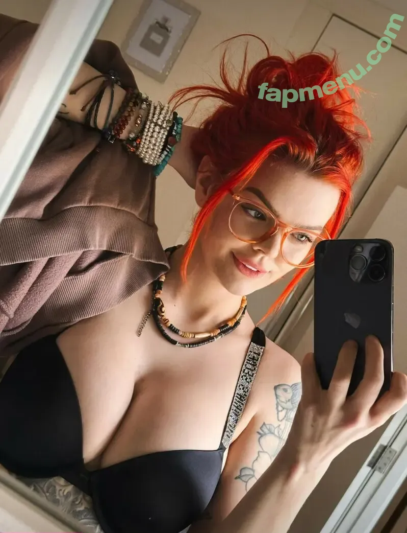 Becky Goodwin nude photo #0001 (beckymil1 / beckymil911 / rebeccagoodwin6969)