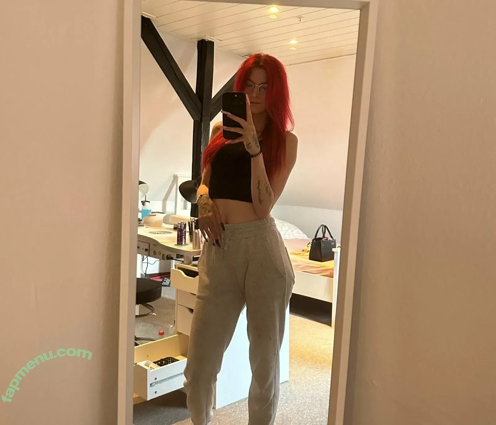bekki_red nude photo #0020 (bekkii_k)