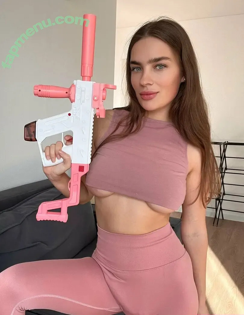 bella_has_johnson nude photo #0007 (bella_has_johnson)