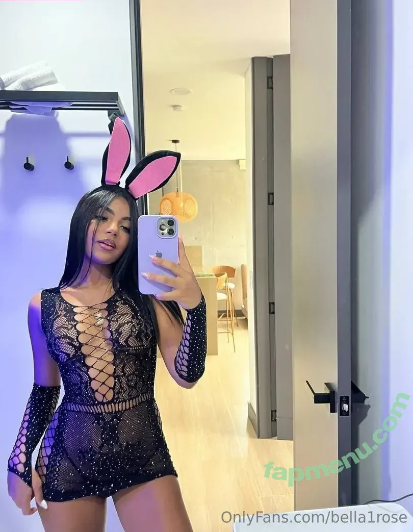 Bella Rose nude photo #0068 (Itsbellaxrose / bella_r1215 / bellarose1999 / iisabellaroseeee)
