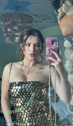 Bella Thorne / bellathorne nude photo #0009