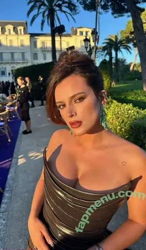 Bella Thorne / bellathorne nude photo #0007