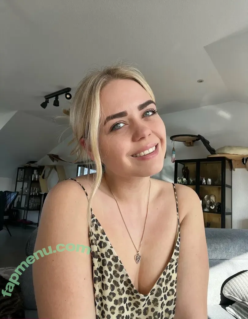 bellablondofficial nude photo #0004 (bellablondofficial)