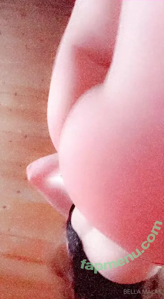 bellathemalak.vip nude photo #0007 (bellathemalak)