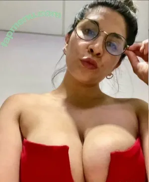 beluluuwu / belulu_delulu nude photo #0032