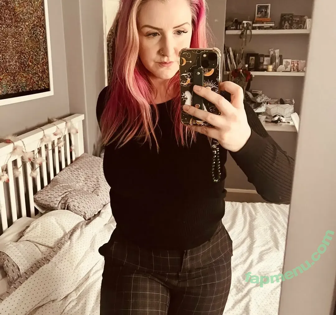 BernhamRoxy nude photo #0004 (Broxy91 / reel)