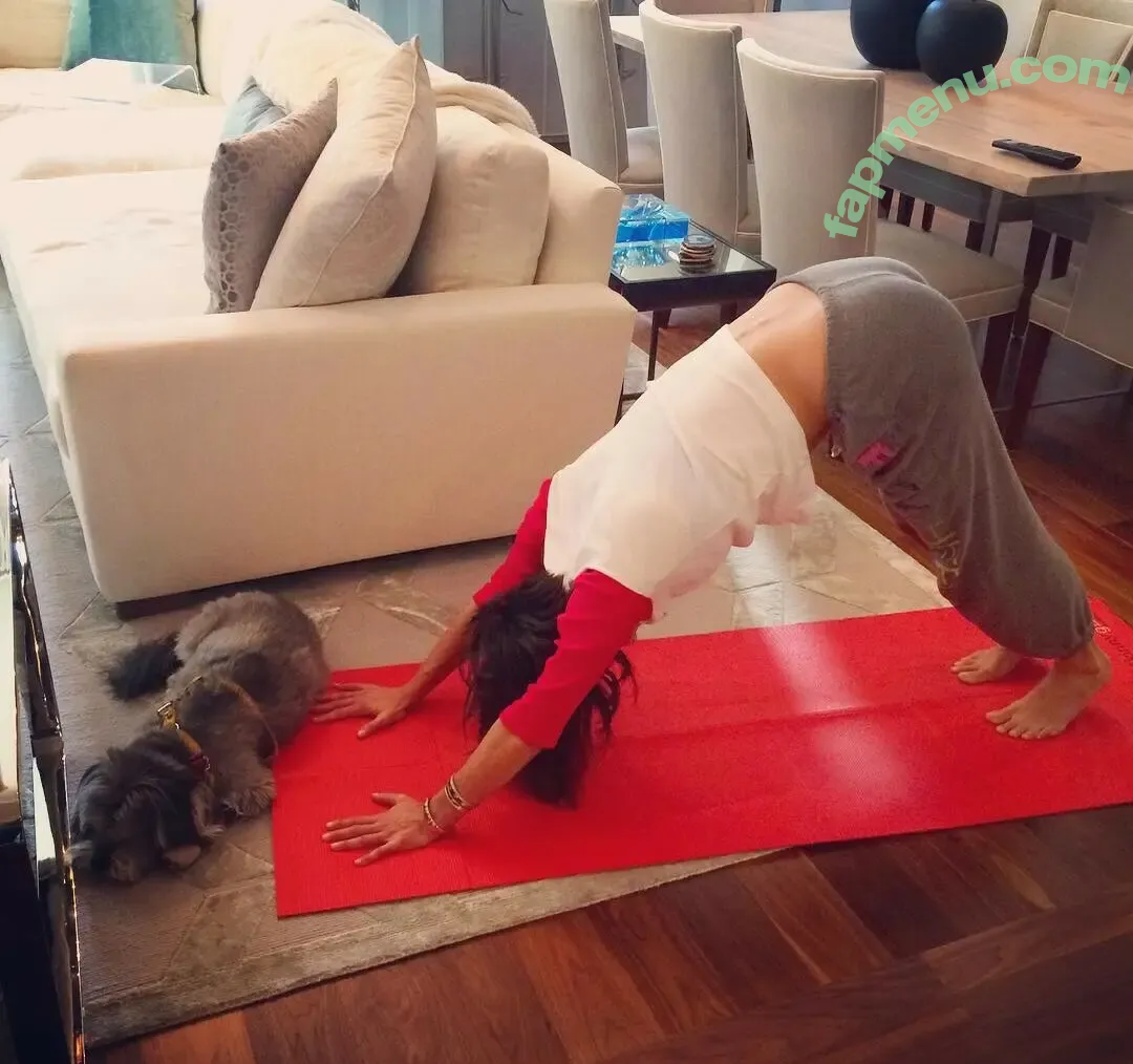 Bethenny Frankel nude photo #0473 (bethenny / bethennyfrankel)