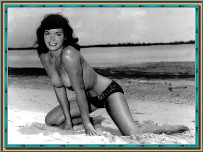 Bettie Page / bettie.page.xo / bettiepage nude photo #0113