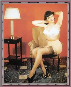 Bettie Page / bettie.page.xo / bettiepage nude photo #0136