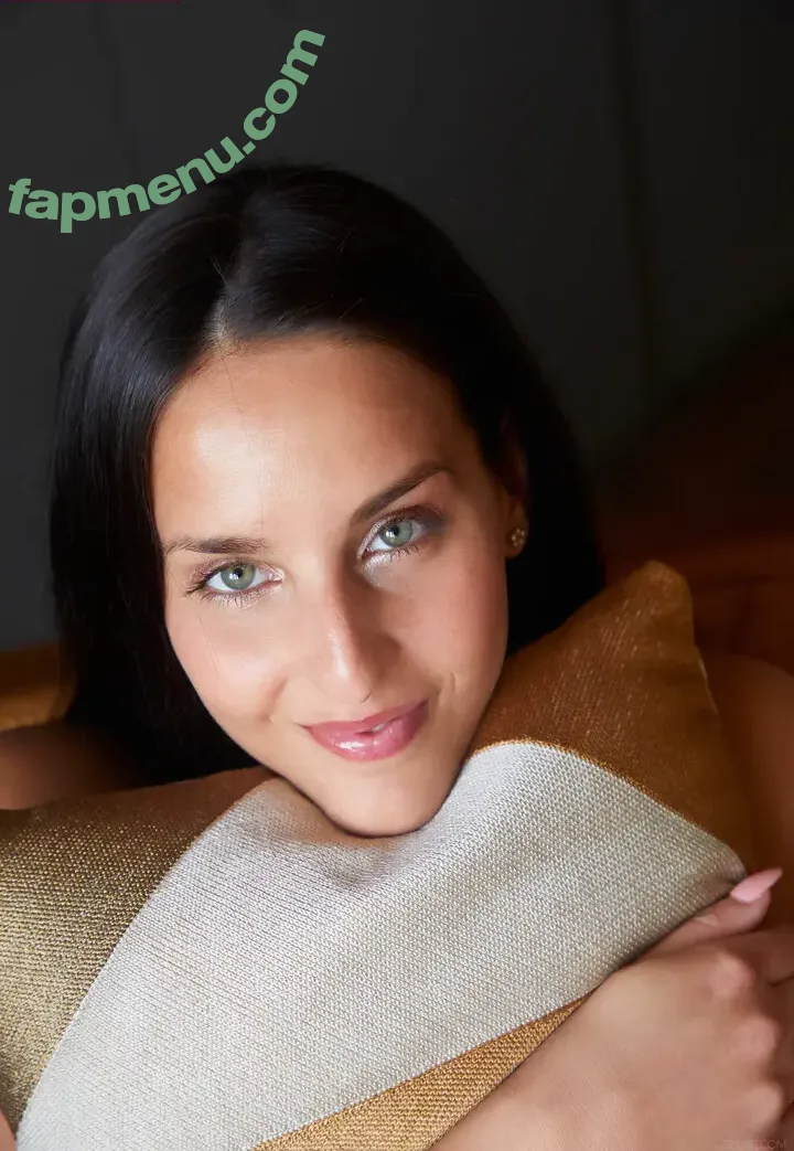 Betzz nude photo #0074 (bbetzzzzz / betzfeet)