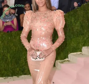 Beyonce / beyoncenavago nude photo #0938