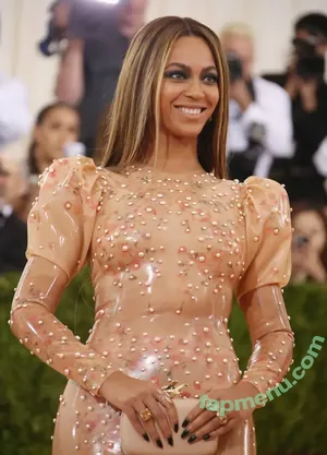 Beyonce / beyoncenavago nude photo #0940